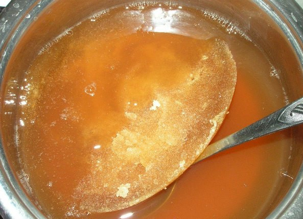 1. Этап. Желейный мармелад: Затем добавьте его в мармеладную массу.