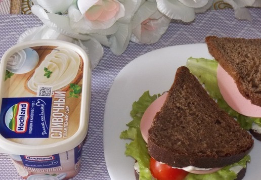 1. Этап. Бутерброд Бородинский с сыром: Накрыть оставшимися 2 кусочками хлеба.