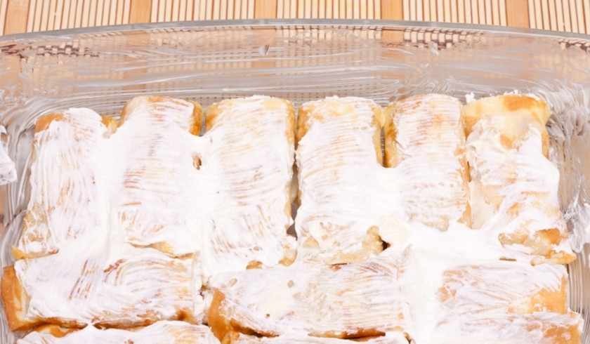 1. Этап. Блины на молоке с творогом: А теперь выкладываем блины в форму для запекания, смазываем маслом и отправляем в разогретую духовку на 10-15 минут. Можете и в микроволновку отправить. Главное, чтобы творог пустил сок - блины стали нежными и сочными.