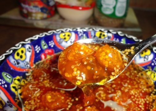 1. Этап. Заготовки из физалиса: 7. Затем разливаем варенье в стерилизованные баночки и закатываем. Хранится такое варенье в прохладном темном месте.