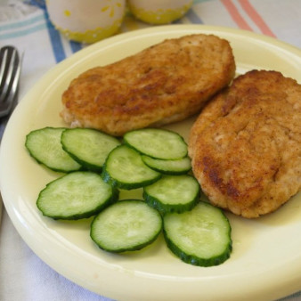 Куриные котлеты с батоном