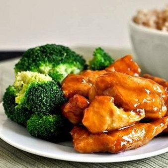 Курица по-азиатски с соусом и рисом