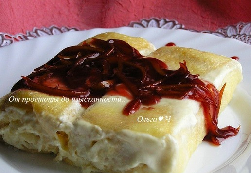 1. Этап. Блинчики Кармен: Испеченные блинчики можно полить соусом прямо в форме или подавать отдельно.