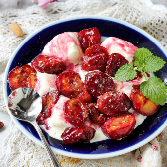 Запеченные сливы