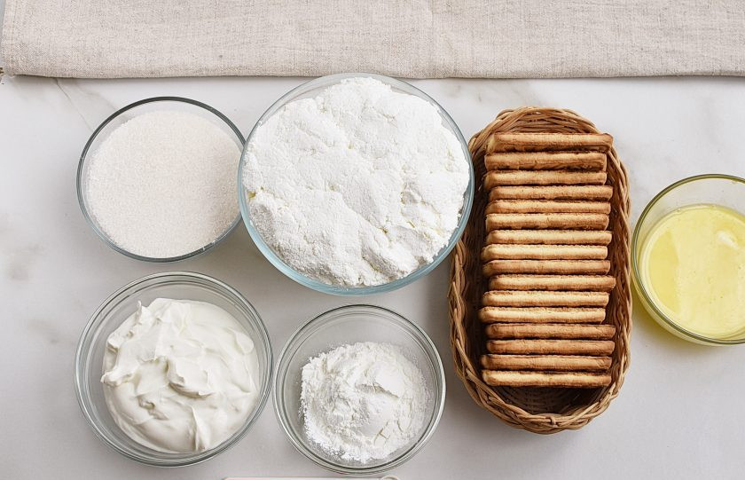 1. Этап. Торт из творога: Подготовьте все ингредиенты.