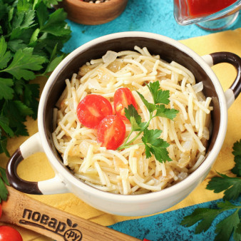 Вермишель с луком