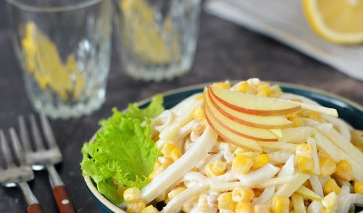 1. Этап. Салат с кальмарами, яблоком и кукурузой: Приятного аппетита!