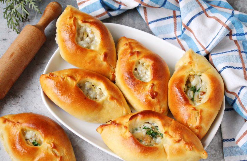 1. Этап. Расстегаи с палтусом: Приятного аппетита!