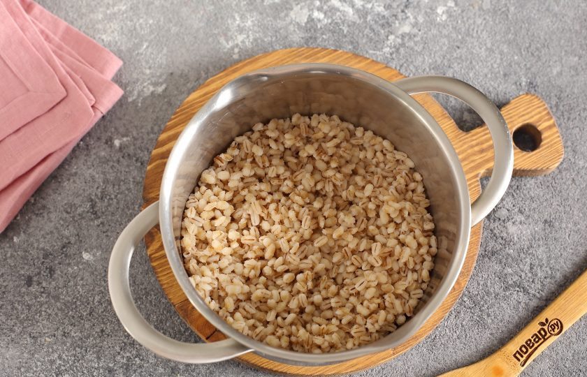 1. Этап. Перловая каша со свеклой: В процессе если необходимо, можно долить еще немного воды.