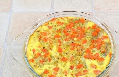 1. Этап. Рыба с луком и морковью: Рыба с луком и морковью готова. Подавайте к столу со свежей зеленью и гарниром. Приятного аппетита!