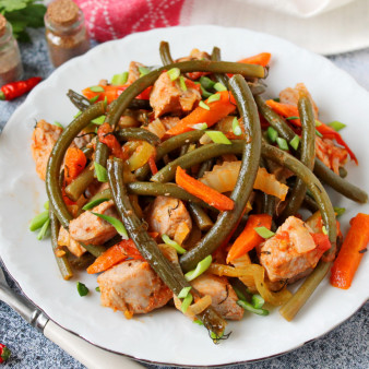 Папоротник со свининой