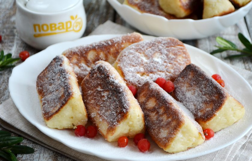 1. Этап. Творожные батончики: 7. Горячие батончики обваляйте в сахаре или пудре. Угощайтесь!