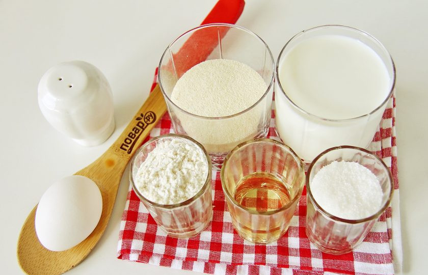 1. Этап. Манные биточки как в детском саду: Подготовьте все ингредиенты.