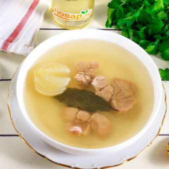 Прозрачный бульон из свинины
