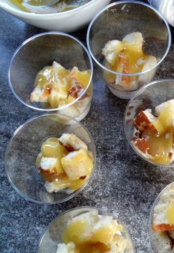 1. Этап. Трайфлы с лимонным курдом: А затем чередуем наши компоненты: бисквит, курд, крем и так до самого верха.