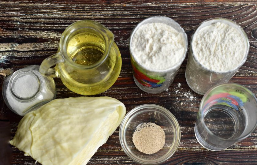 1. Этап. Беляши с капустой: Подготовьте необходимые ингредиенты.