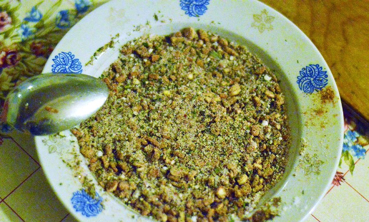 1. Этап. Карпаччо из курицы: Теперь перемешиваем все до однородной консистенции. В это раз смеси хватило впритык, так что чем больше вы ее сделаете, тем лучше.