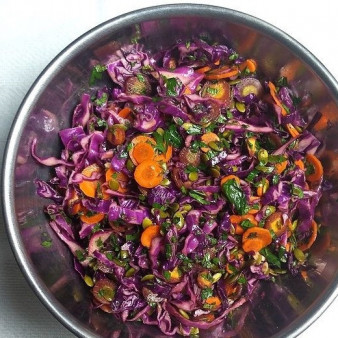 Салат из свежей капусты с уксусом