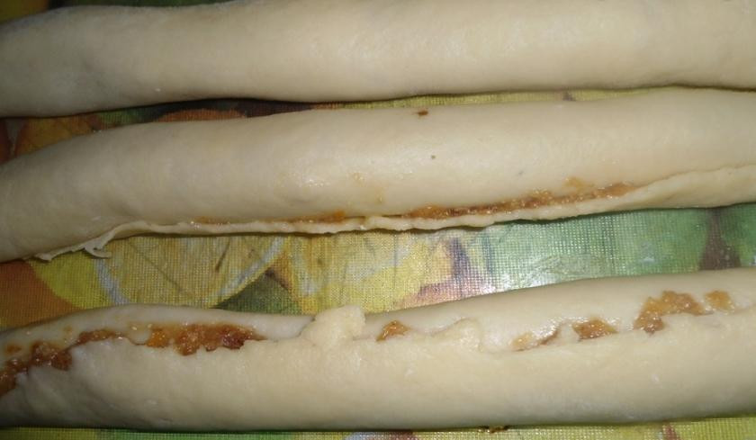 1. Этап. Торт с курагой: Всего получится 8 рулетиков.
