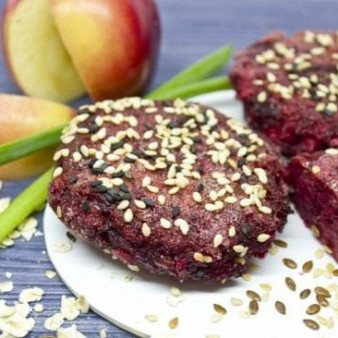 Постные свекольные котлеты