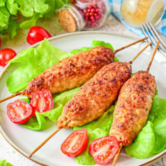 Люля-кебаб из свинины и курицы