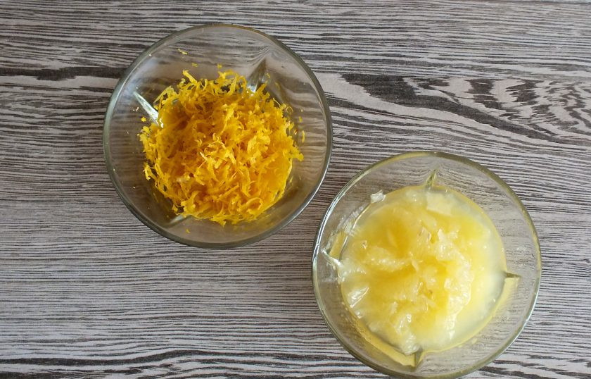 1. Этап. Настойка на лимоне: С остальных 4 лимонов снимите цедру. Очистите, удалите пленки, мякоть нарежьте мелкими кусочками.