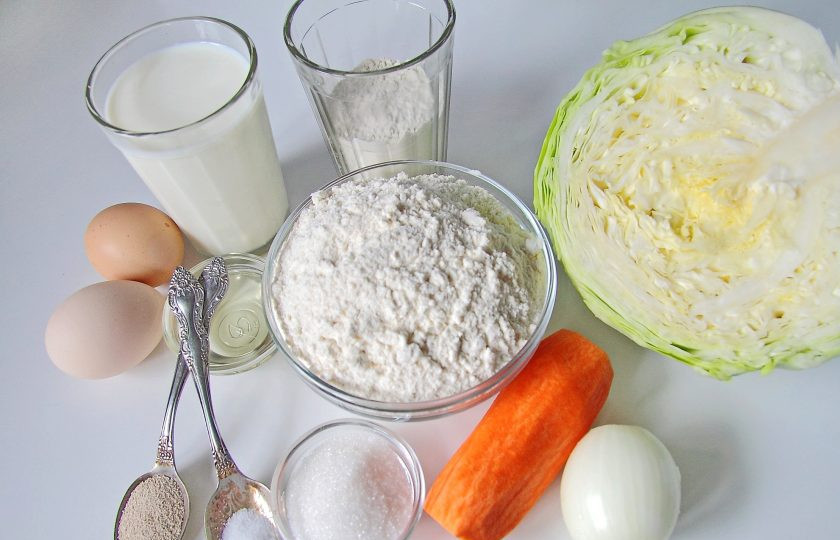 1. Этап. Кулебяка с капустой: Подготовьте все необходимые ингредиенты.