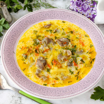 Сырный суп с куриными желудками