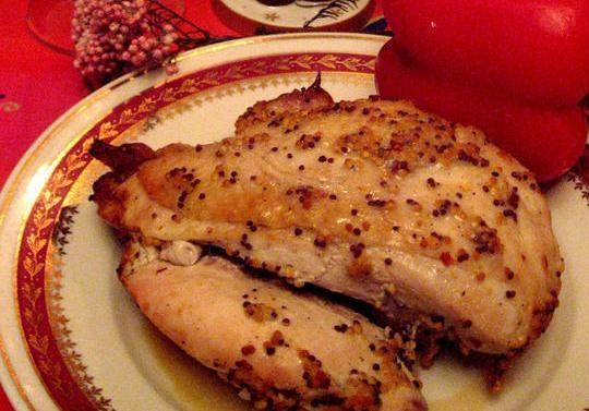 1. Этап. Грудка индейки в рукаве в духовке: Запекайте блюдо 50 минут. Подавайте грудку, нарезав её ломтиками. Приятного аппетита!