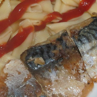 Скумбрия под соусом