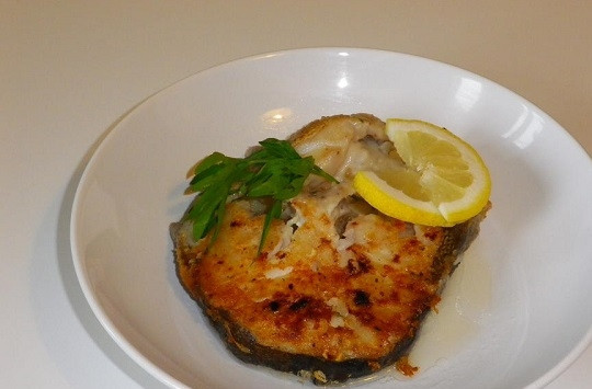 1. Этап. Стейк трески в мультиварке: 5. Перед подачей можно сбрызнуть соком лимона, дополнить овощами или гарниром по вкусу. Приятного аппетита!