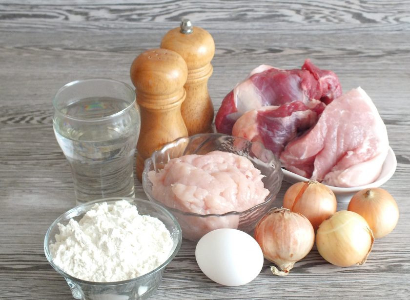 1. Этап. Пельмени из трёх видов мяса: Подготовьте необходимые ингредиенты.