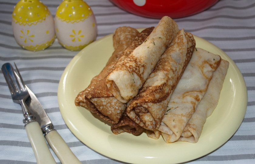 1. Этап. Блины из бутылки: Подайте блины к столу. Вкусно, просто и легко.