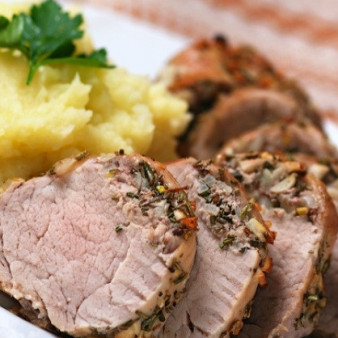 Свинина с розмарином в духовке