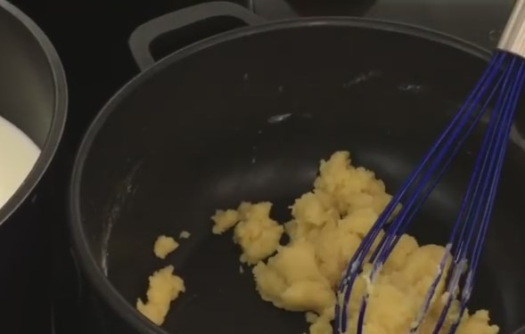 1. Этап. Вкусная домашняя лазанья (плюс рецепт теста): 5. Для приготовления соуса 