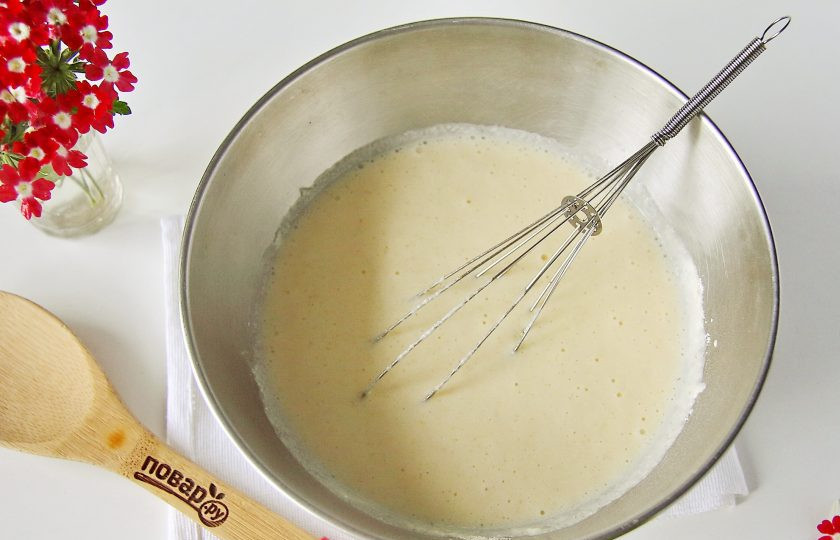 1. Этап. Манник без муки на сметане: Перемешайте все еще раз до однородного состояния.