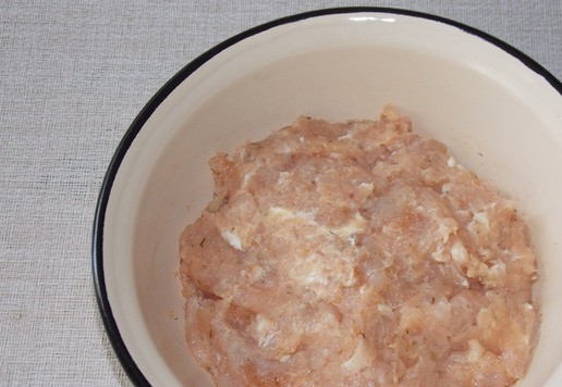 1. Этап. Котлеты с творожным сыром в духовке: Все тщательно перемешать.