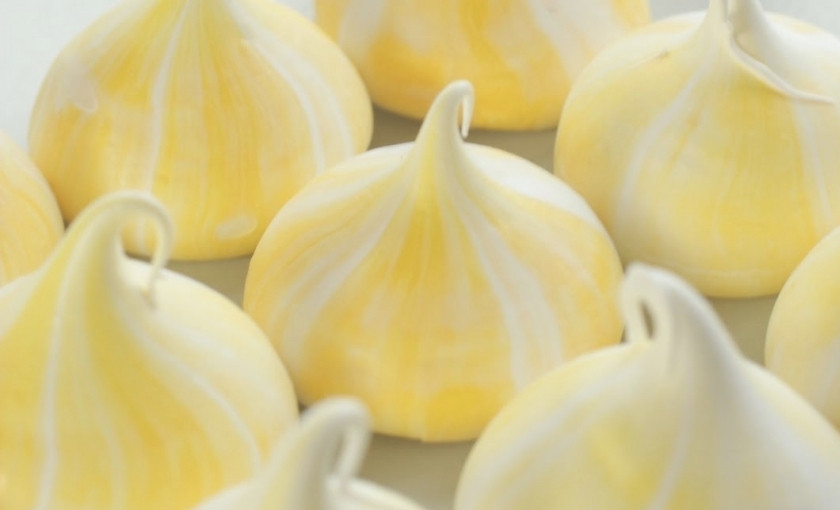 1. Этап. Безе для украшения тортов и пирожных: 6. Приятного аппетита!