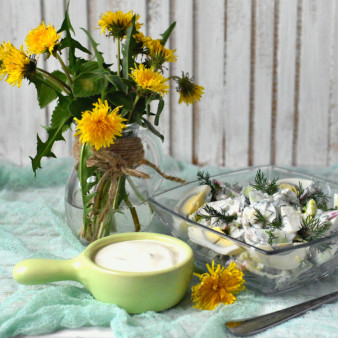 Летний салат с редисом и черемшой