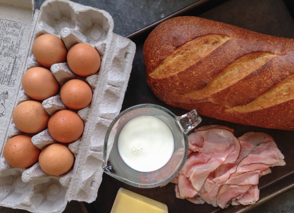 1. Этап. Горячие бутерброды с ветчиной и сыром: Подготовить продукты.