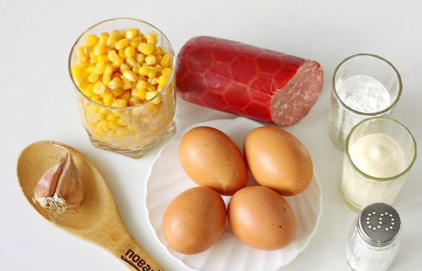 1. Этап. Блинный салат: Подготовьте все ингредиенты.