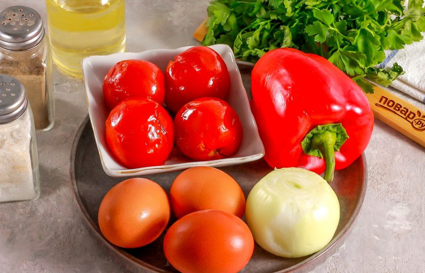 1. Этап. ПП шакшука: Подготовьте указанные ингредиенты. Помидоры можно использовать как свежие, так и консервированные, или их мякоть без кожицы.