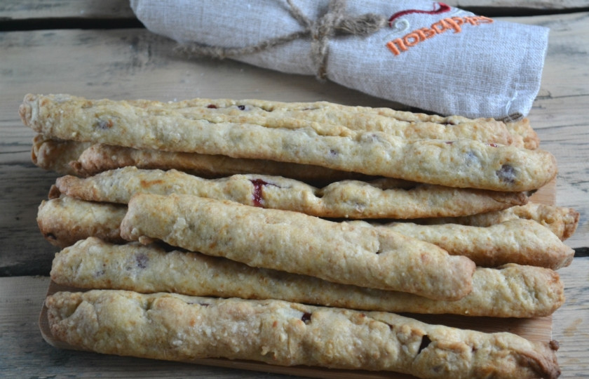 1. Этап. Торт Сердце: Готовые трубочки остудите.