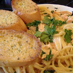 1. Этап. Кремовая паста с лососем: Блюдо готово. Можно подавать к столу.