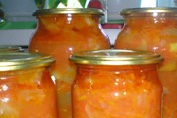 1. Этап. Кабачковое рагу на зиму: Разложите рагу по стерилизованным банкам и закатайте.