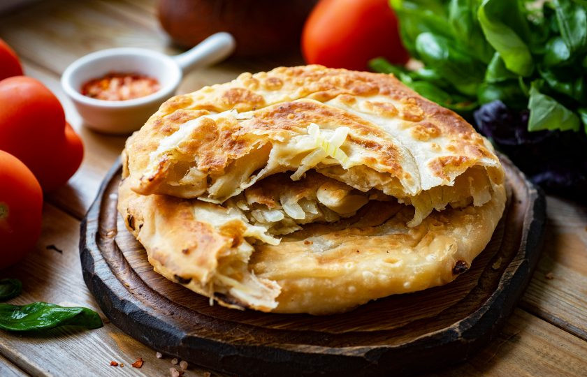 1. Этап. Слоеные лепешки с луком на сковороде: Приятного аппетита!