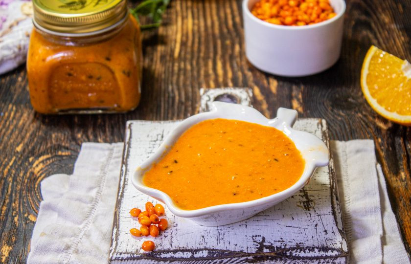 1. Этап. Варенье из облепихи и апельсинов: Вкусное и ароматное облепиховое варенье с апельсином готово! Очень вкусно подавать его с несладким чаем! Приятного аппетита!