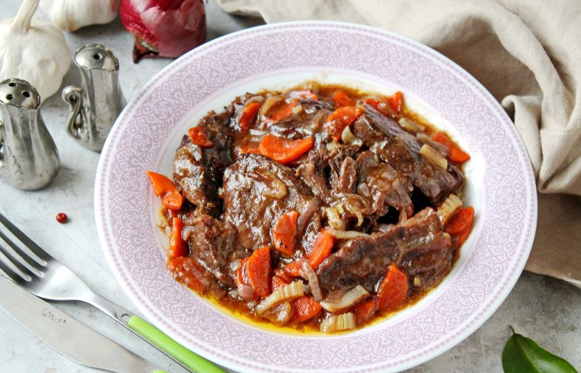 1. Этап. Томленые говяжьи щечки: Томленые говяжьи щечки готовы! Приятного аппетита!