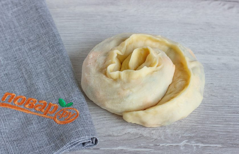 1. Этап. Гуль-ханум с тыквой и курицей: Сверните улиткой. Дно 