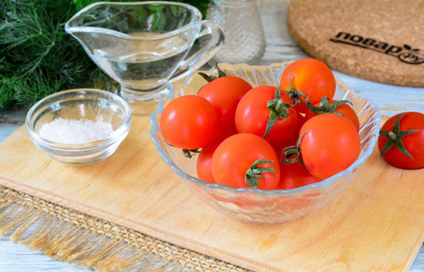 1. Этап. Маринованные помидоры без специй: Подготовьте необходимые продукты для приготовления маринованных помидоров без специй.